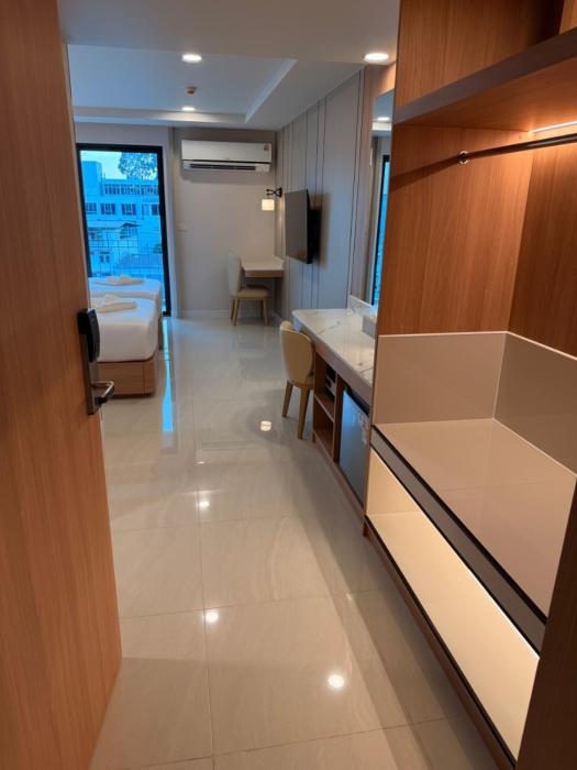 aston hotel pattaya