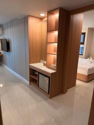 aston hotel pattaya