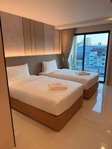 aston hotel pattaya