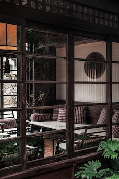 lijiang old town lanshe hotel