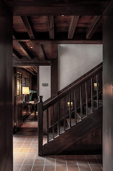 lijiang old town lanshe hotel