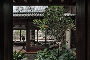 lijiang old town lanshe hotel