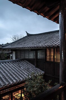lijiang old town lanshe hotel