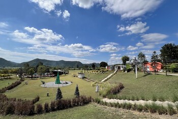 honey queen resort