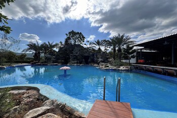 honey queen resort