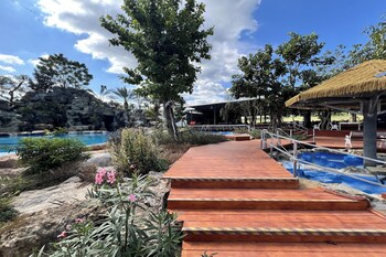 honey queen resort