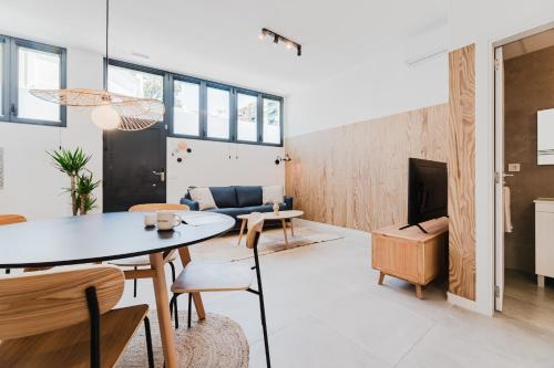 valencia apartments by olala homes