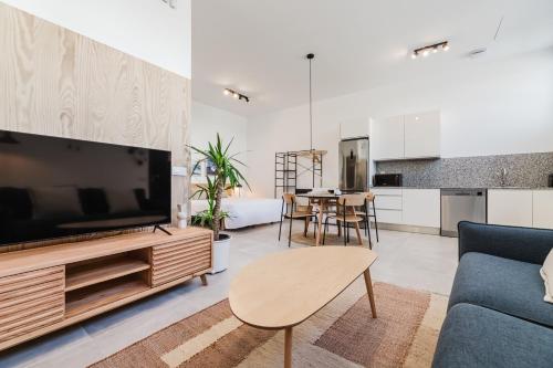 valencia apartments by olala homes