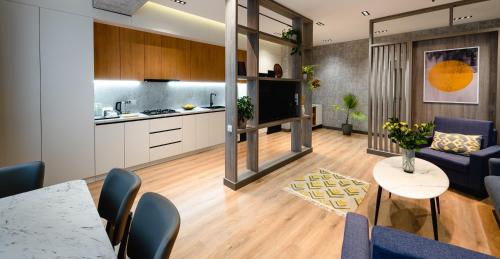 city deluxe apartments