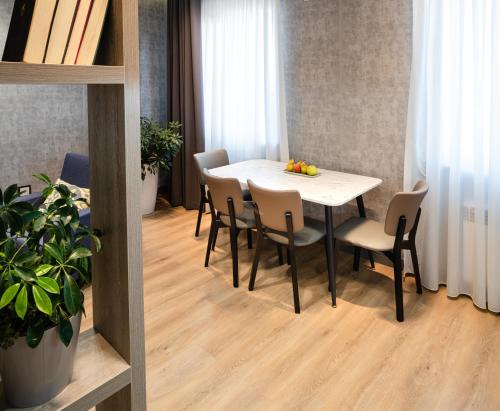 city deluxe apartments