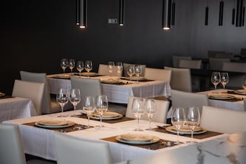 Wl Hotel Maputo Executive,,3 star