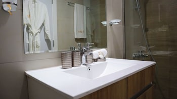 masdar oasis 2 design apartments by rhh