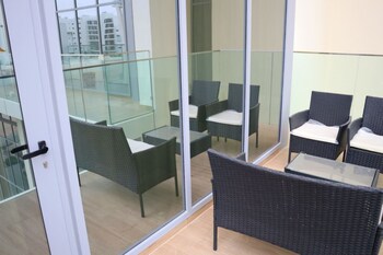 masdar oasis 2 design apartments by rhh