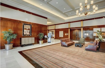 Strip View Premier King Mgm Signature,,5 star