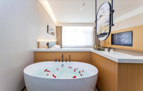 shiershan yuntang hotel