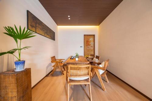 shiershan yuntang hotel