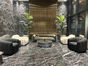 Luxury Living At Cloud Tower Jvt With,,4 star