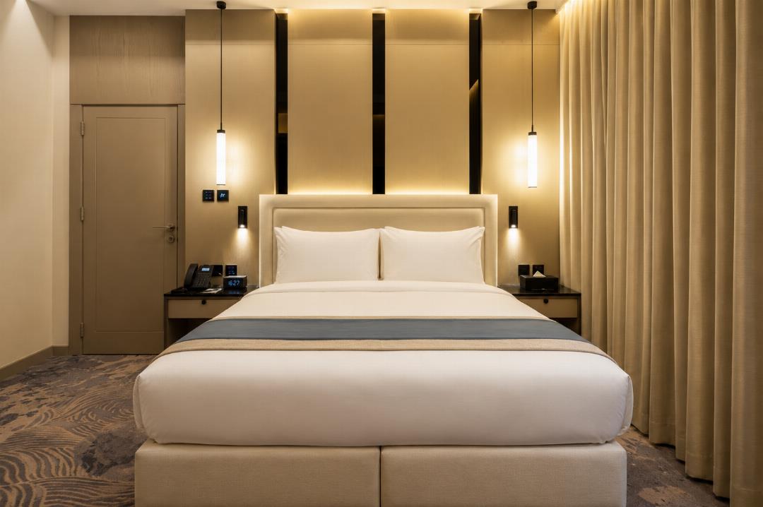 luxury night hotel al yasmin