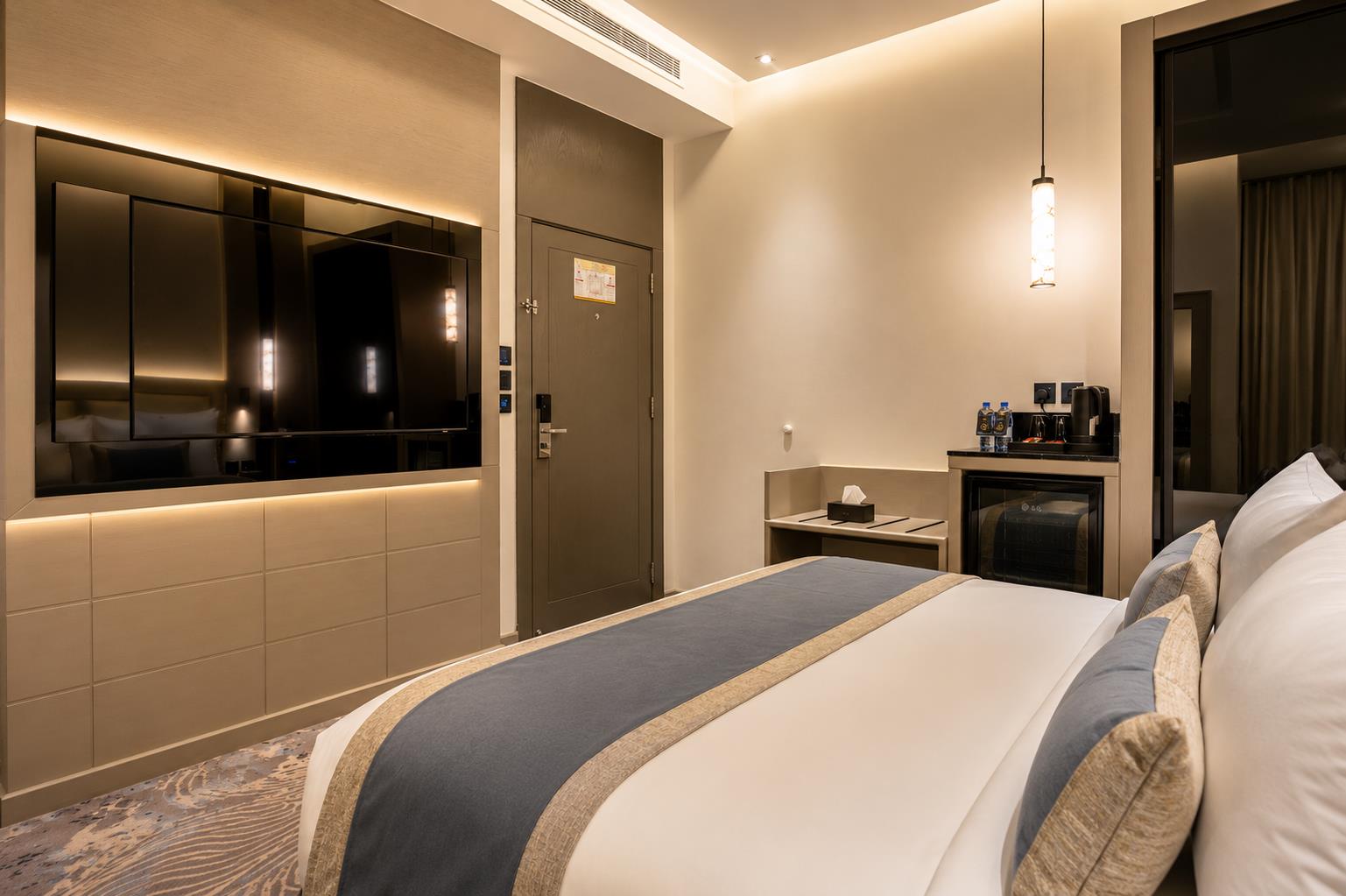 luxury night hotel al yasmin