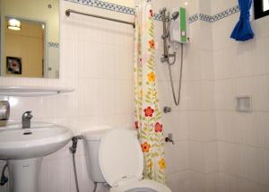 squares cafe and apartments