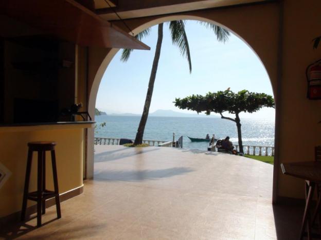 squares cafe and apartments