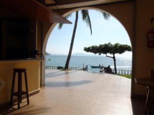 squares cafe and apartments