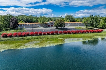 Fox Lakeview Lodge,,5 star