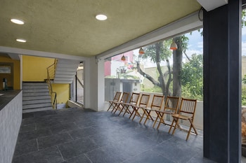 Rooms By Deverveil,,2 star