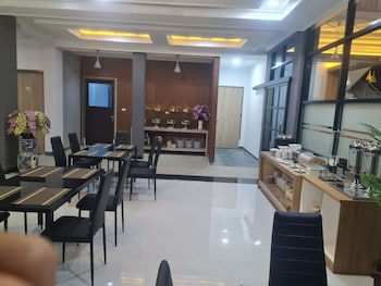 Cam Almira Hotel,,3 star