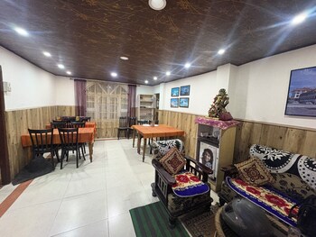 hotel snow view gangtok