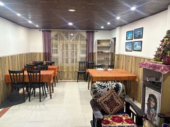 hotel snow view gangtok