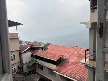 hotel snow view gangtok
