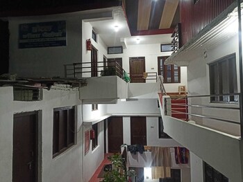 Hotel Geeta Palace,,2 star