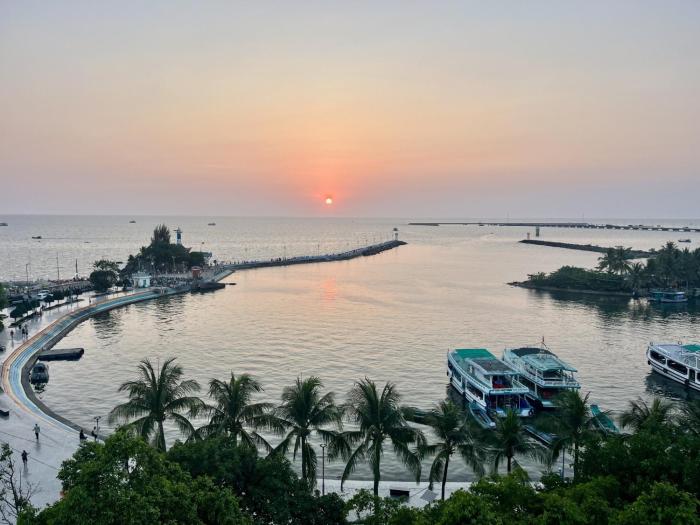 hong tuyet marina hotel