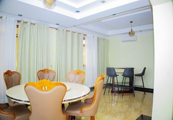 Golden Leaf Apartment,,4 star