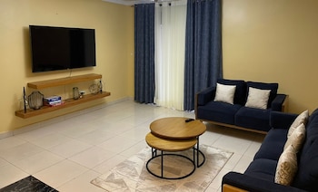Golden Leaf Apartment,,4 star