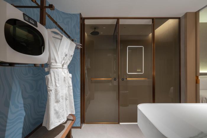 elong hotel qingdao golden beach