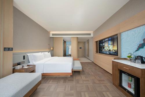elong hotel qingdao golden beach