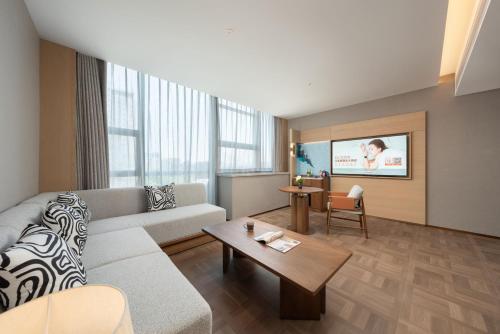 elong hotel qingdao golden beach