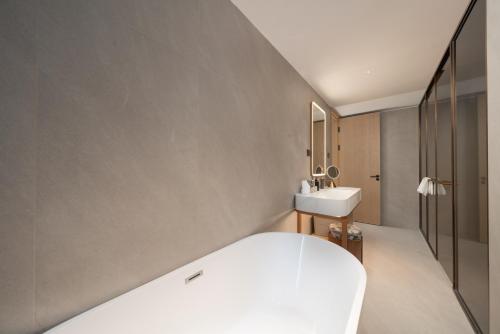 elong hotel qingdao golden beach
