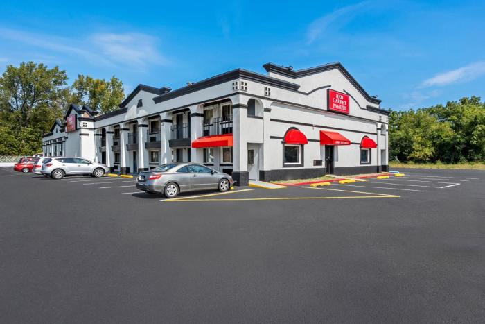 red carpet inn and suites