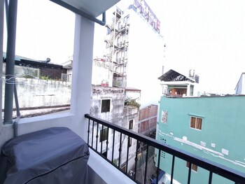 lunaria group saigon loft stay