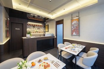Liuli Tile Courtyard Hotel Houhai Tian Anmen Wangfujing,,4 star