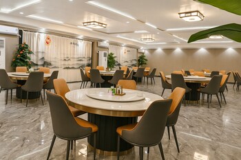 jun yue vi lagos hotel