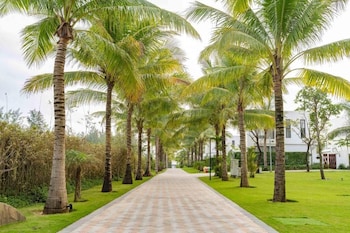 wyndhoian signature villas hoi an