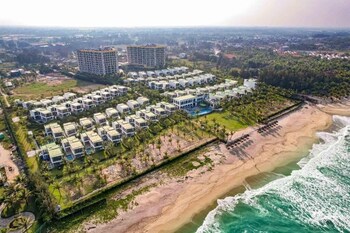 wyndhoian signature villas hoi an