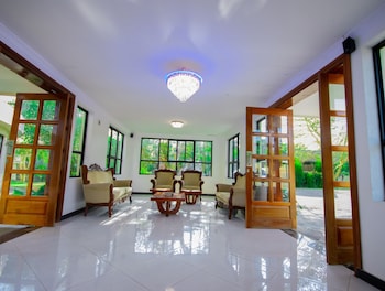 Olive Lake Elementaita Lodge,,5 star