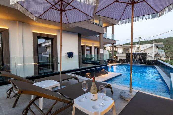aeris sol ksamil free parking pool