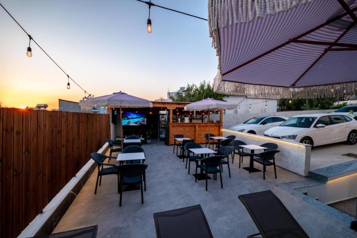 aeris sol ksamil free parking pool