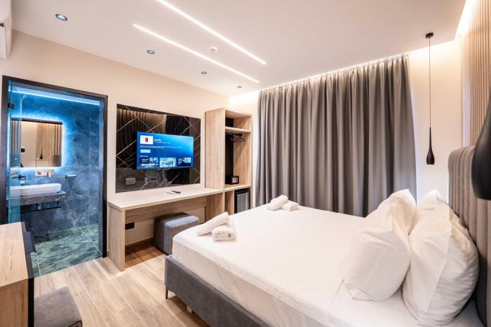 aeris sol ksamil free parking pool